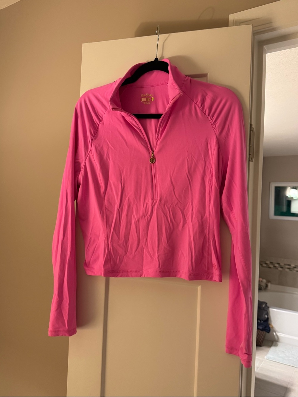 LILLY PULITZER JUSTINE CROP 1/4 ZIP EUC XL HOT PINK